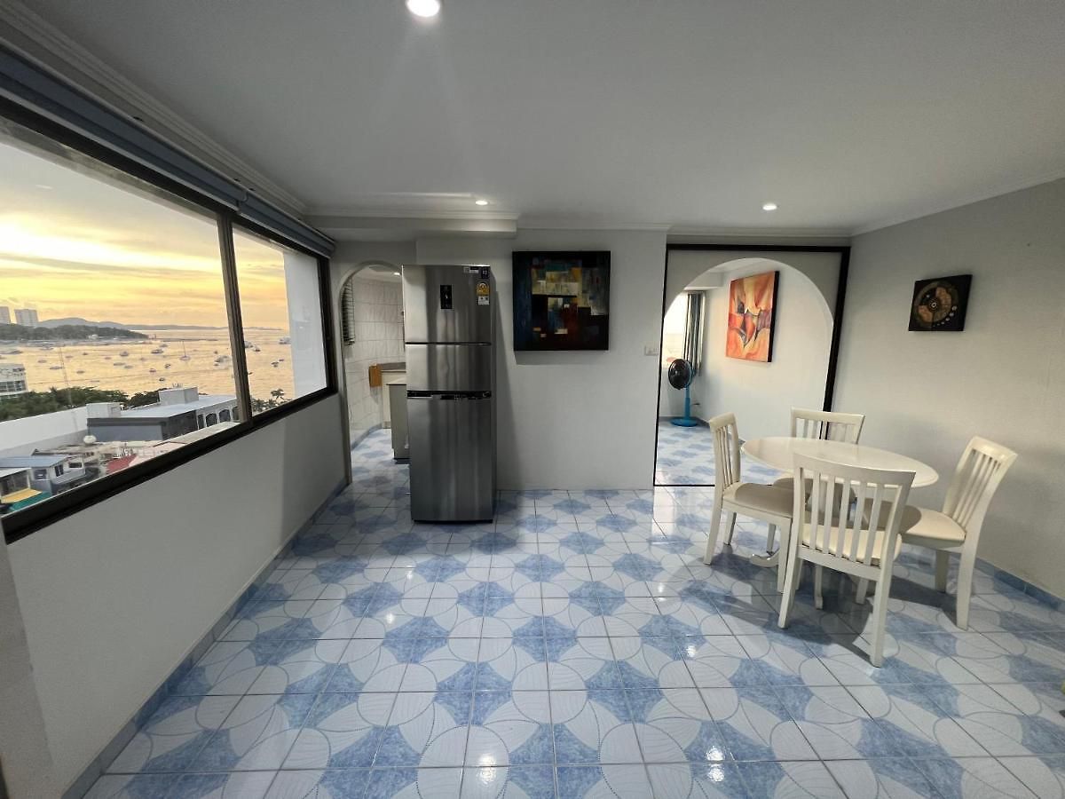 Pattaya Beach Condo โรงแรม *