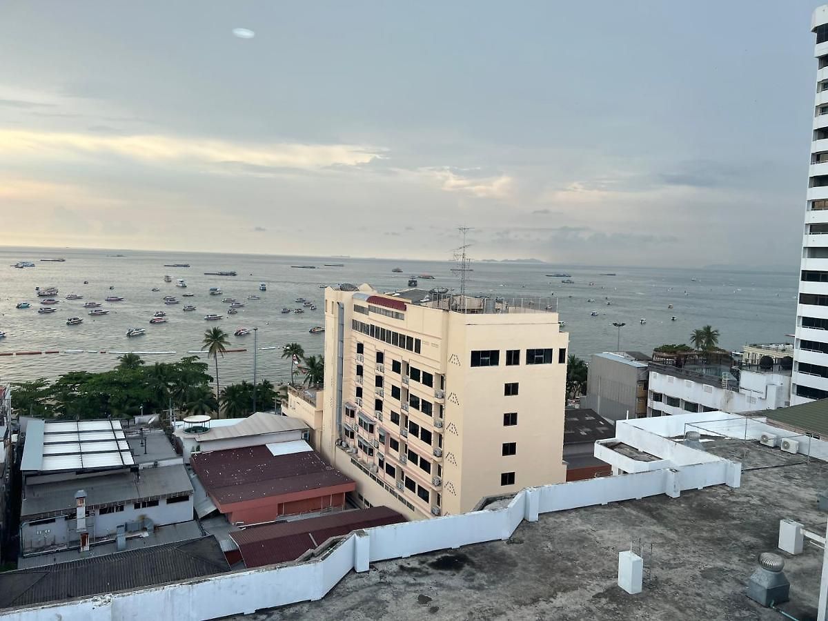 โรงแรม Pattaya Beach Condo Pattaya