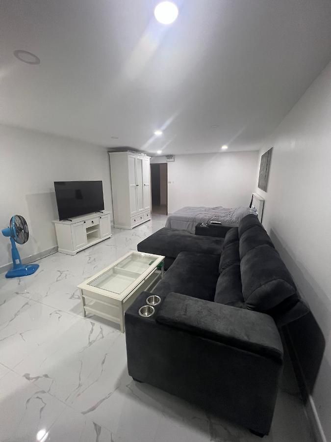 Pattaya Beach Condo โรงแรม *