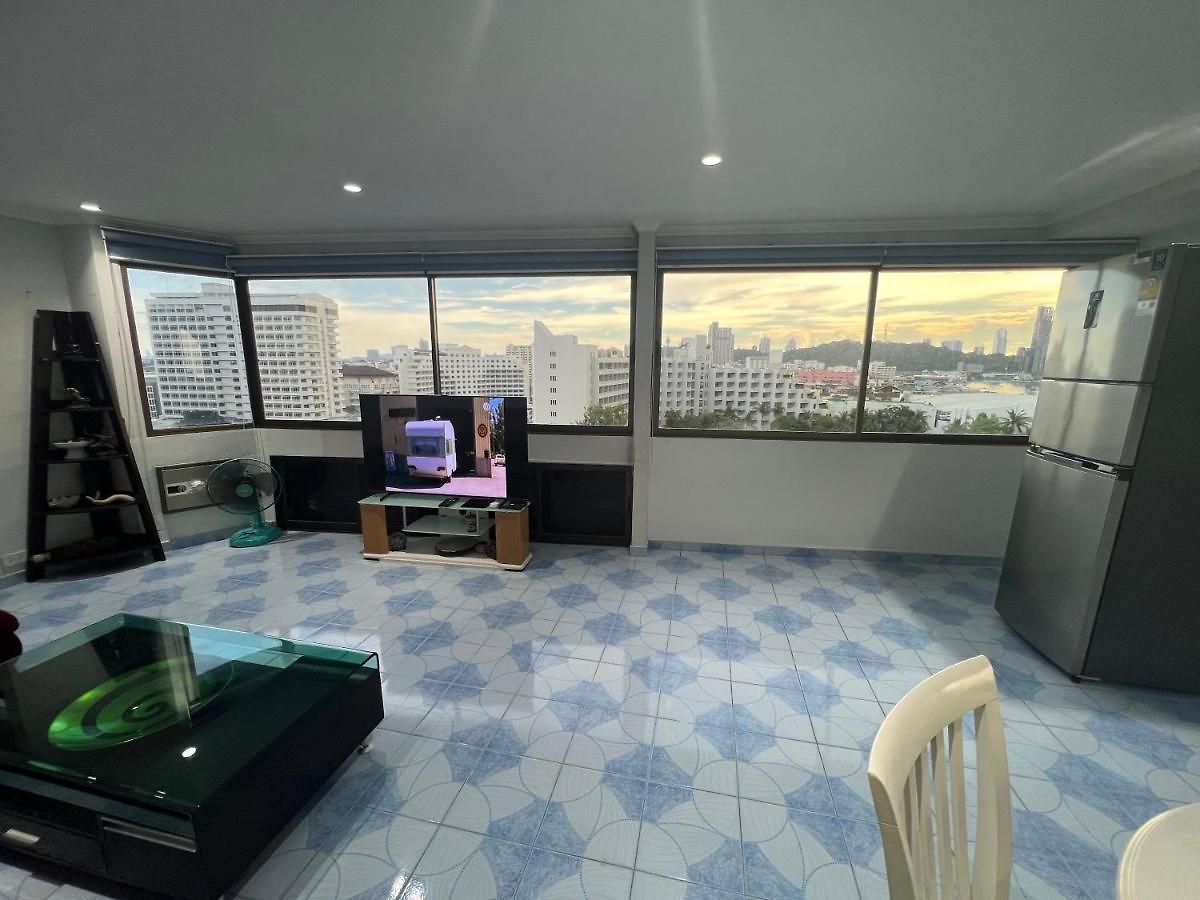 โรงแรม Pattaya Beach Condo Pattaya