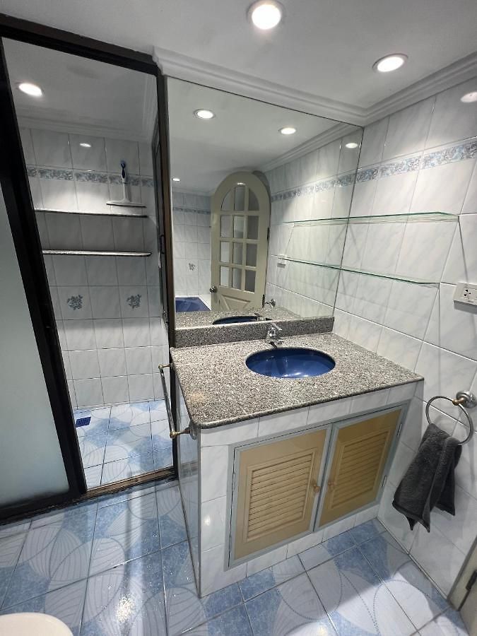 โรงแรม Pattaya Beach Condo
