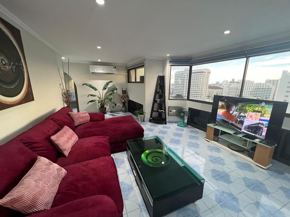 โรงแรม Pattaya Beach Condo *
