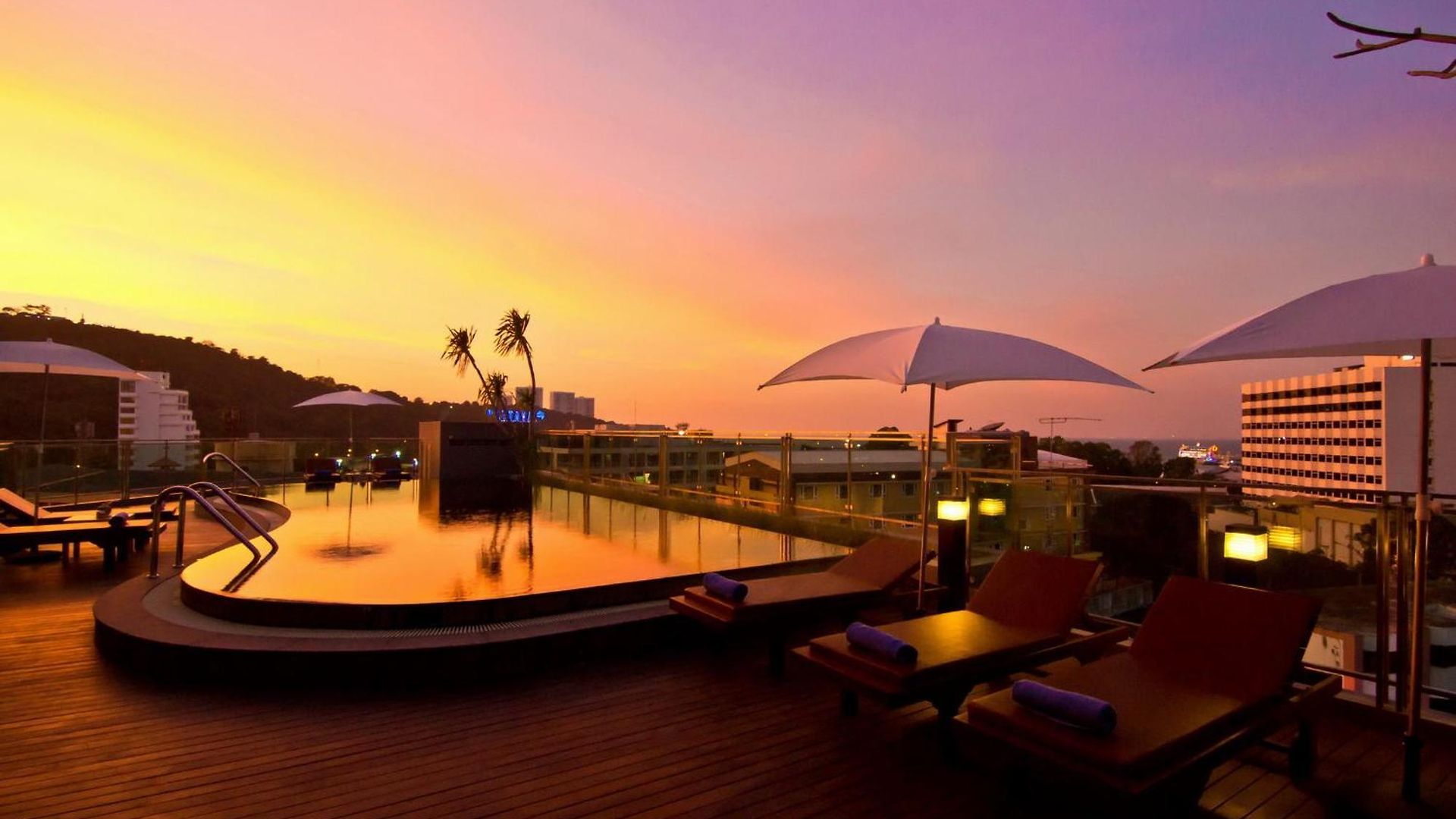 The Sun Xclusive โรงแรม Pattaya