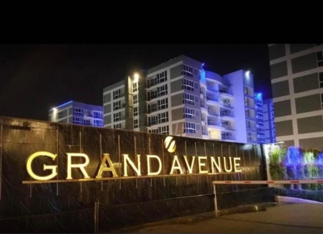 Large Deluxe 5 Grand Avenue อพาร์ทเม้น