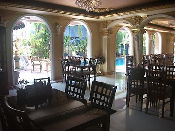 โรงแรม Rita & 3*
