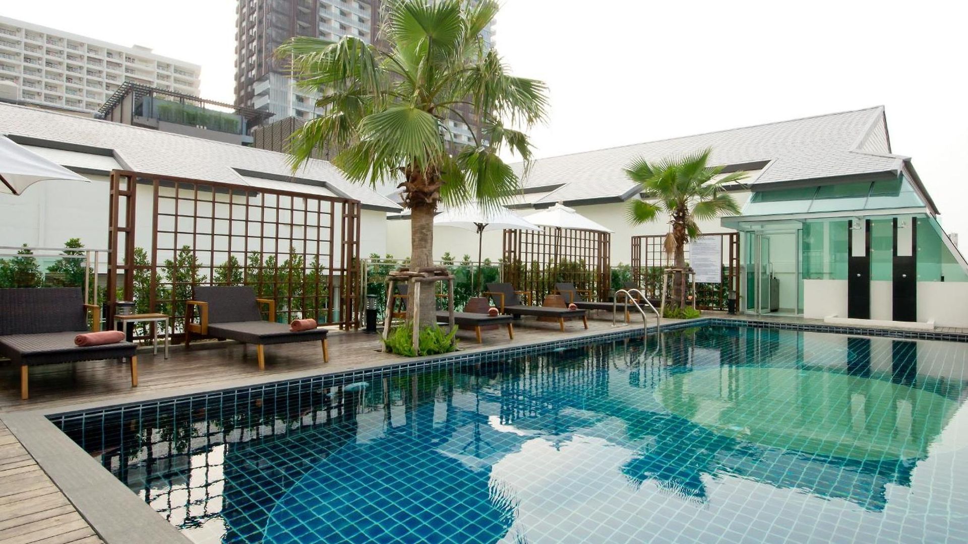 โรงแรม Sunshine & Residences 3*