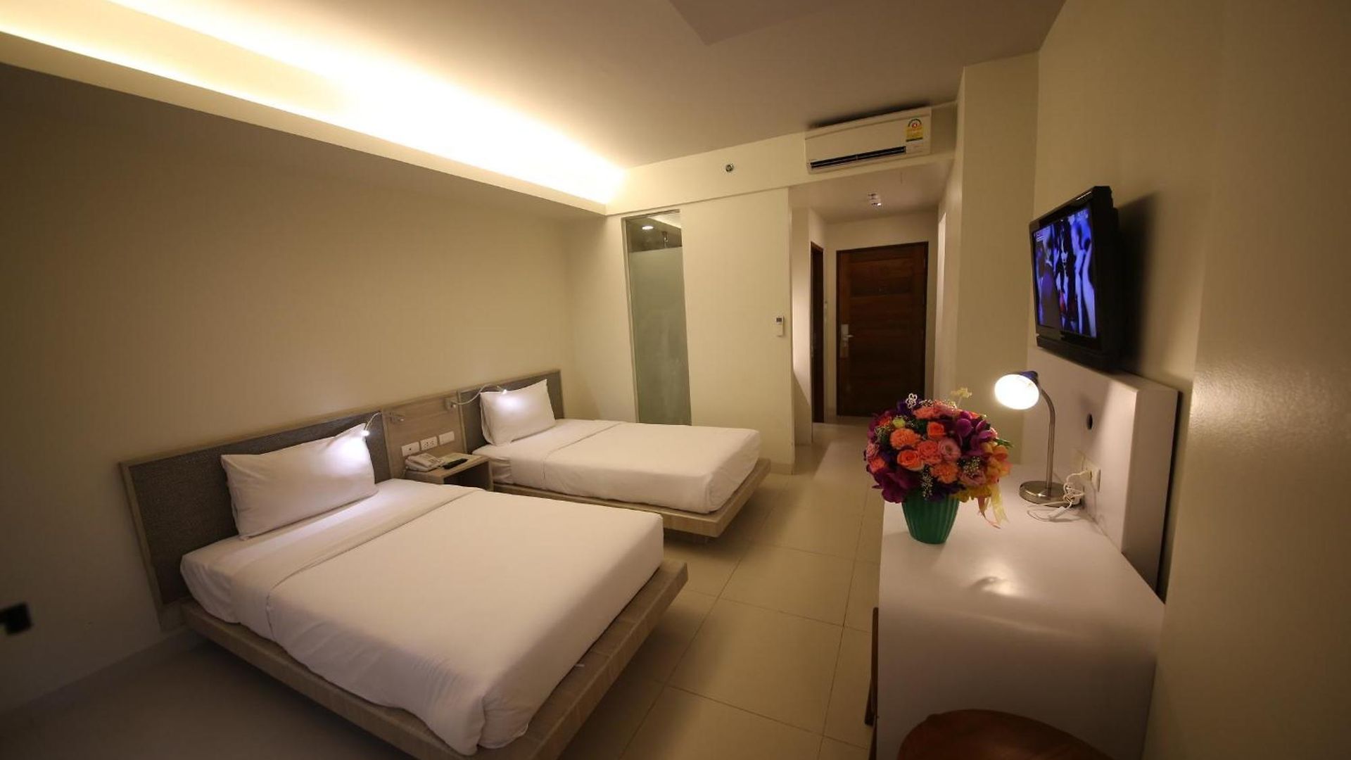 Sunshine & Residences โรงแรม