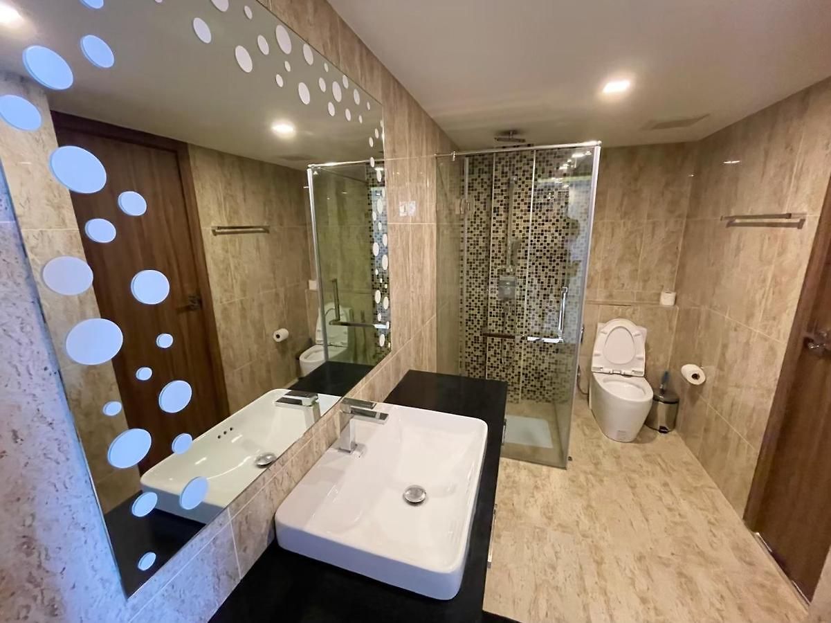 Large 2 Bedroom Condo, Grand Avenue, อพาร์ทเม้น Pattaya