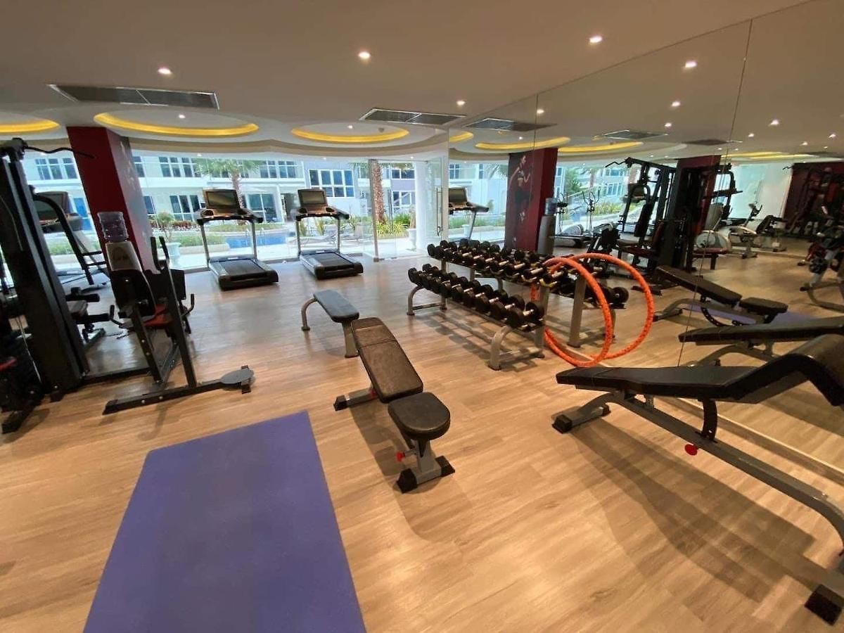 Large Ground Floor Condo, Grand Avenue, *