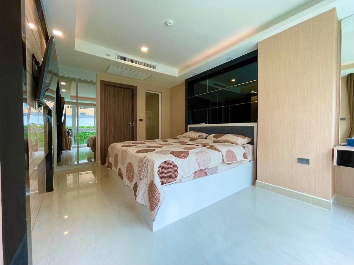 Large Ground Floor Condo, Grand Avenue, Pattaya