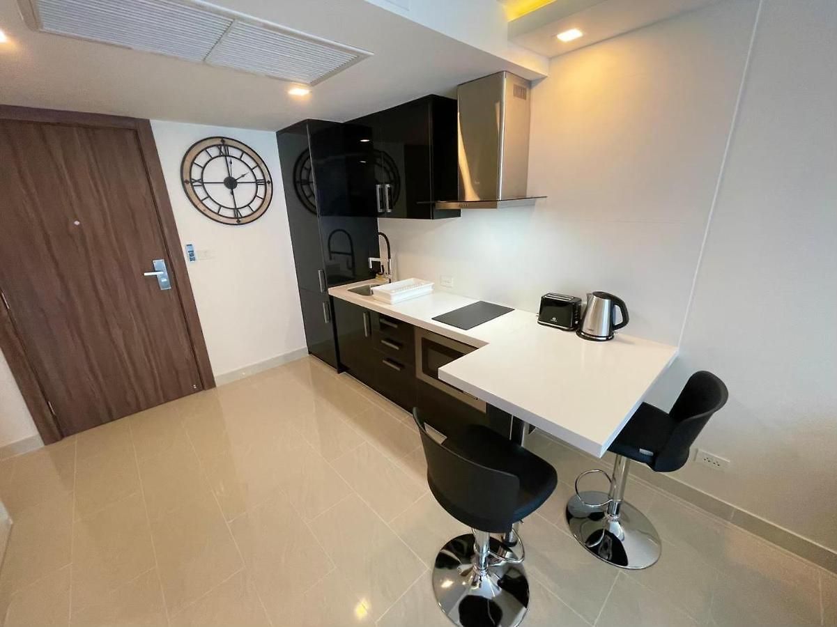 อพาร์ทเม้น Large Deluxe 5 Grand Avenue *