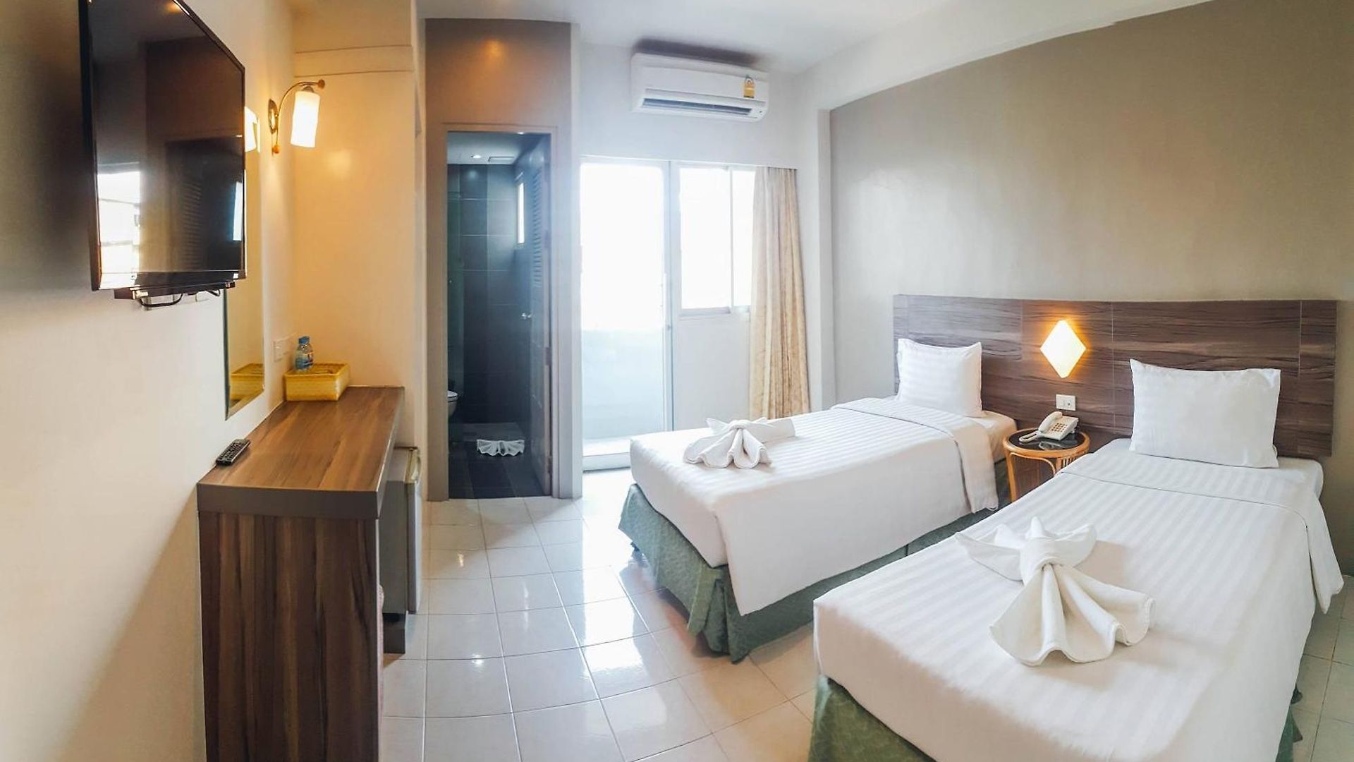 โรงแรมอีสท์ตินี่ 3* Pattaya
