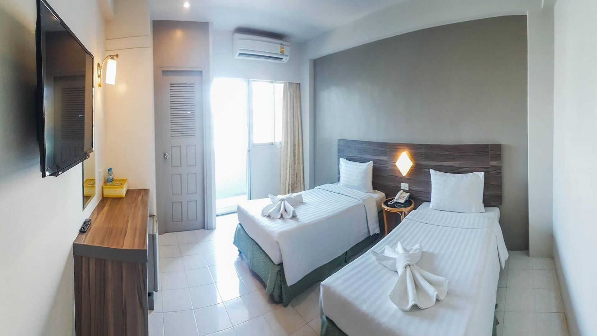 โรงแรมอีสท์ตินี่ โรงแรม Pattaya