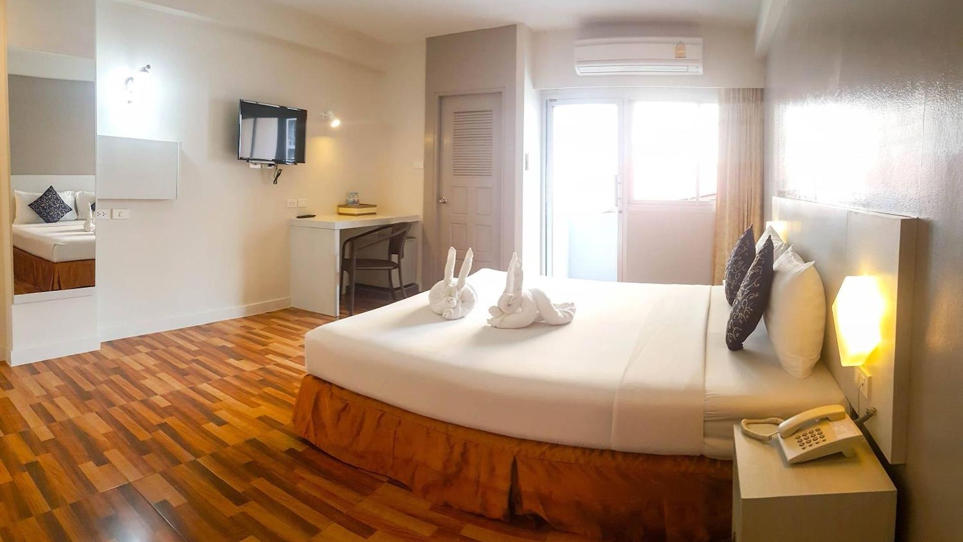 โรงแรม โรงแรมอีสท์ตินี่ Pattaya