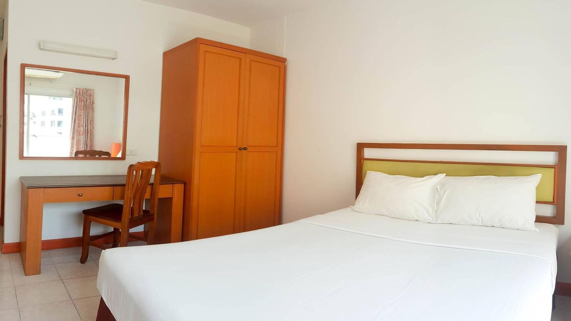 โรงแรม Eastiny Bella Vista 2*