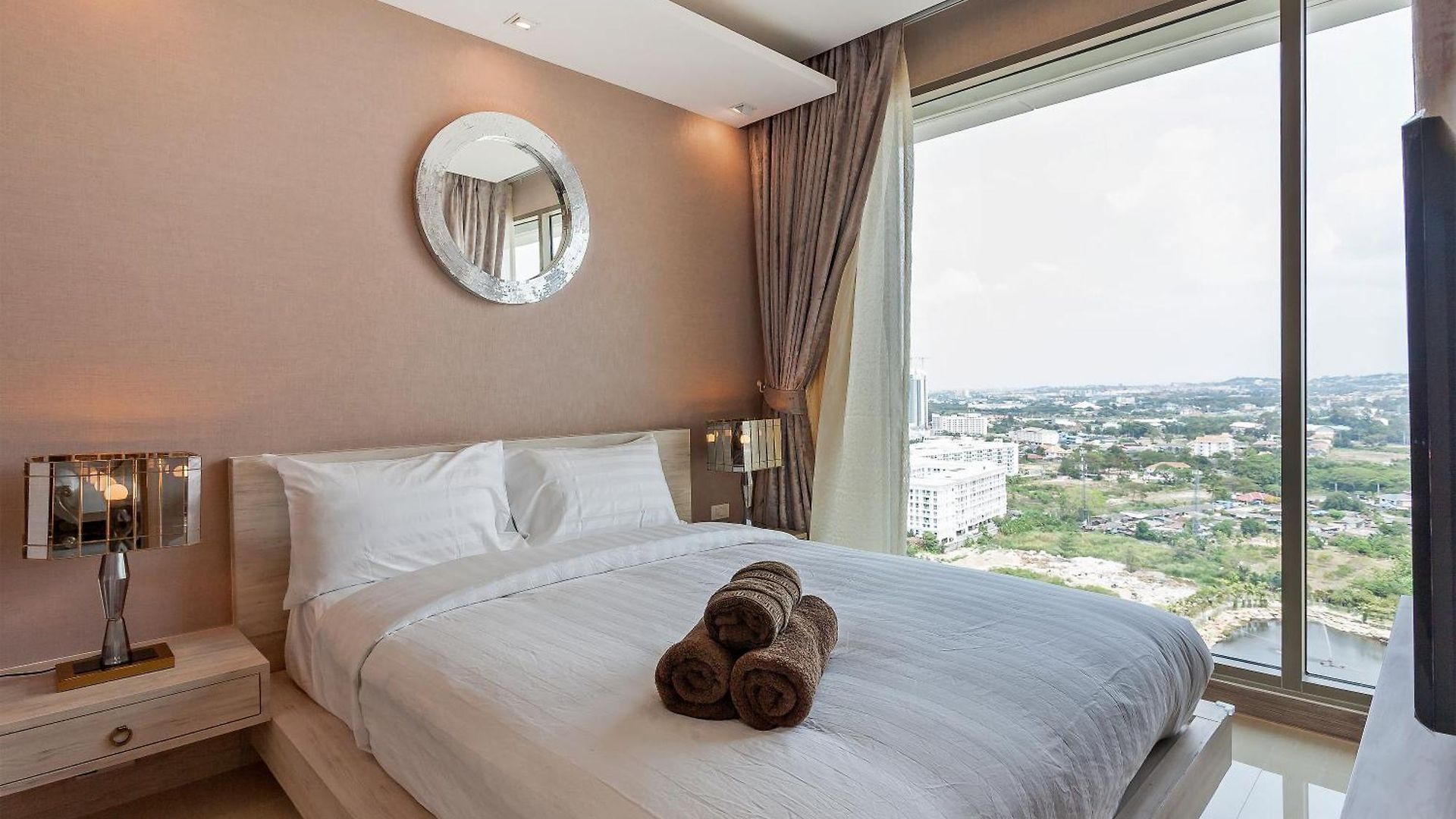 Riviera Jomtien L High Floor L 4 Pools L Sauna L Gym อพาร์ทเม้น Pattaya