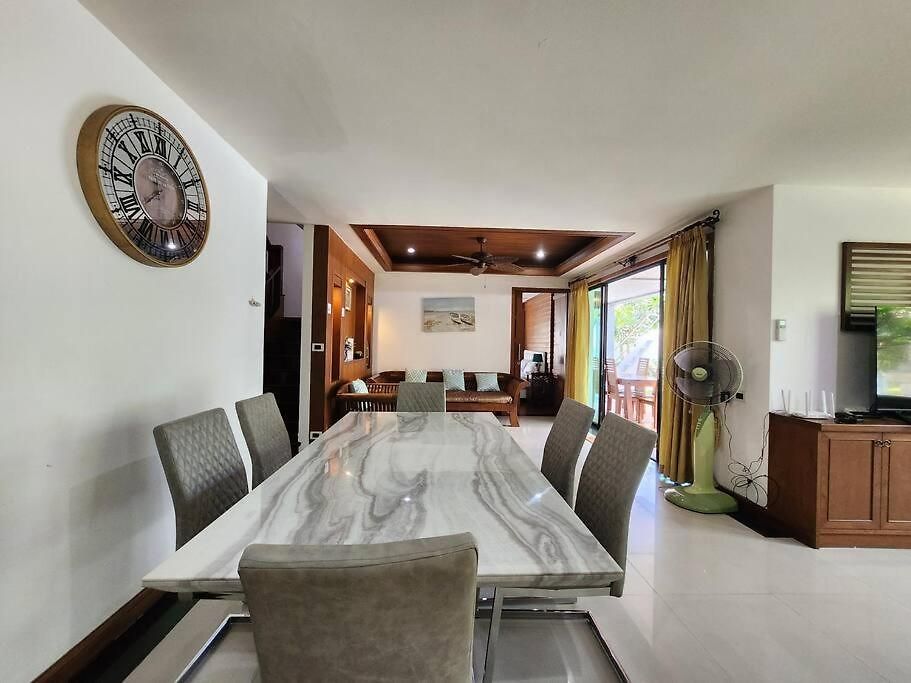วิลล่า D30长住优惠-市中心海边高端别墅区6间卧室泳池别墅 Pattaya