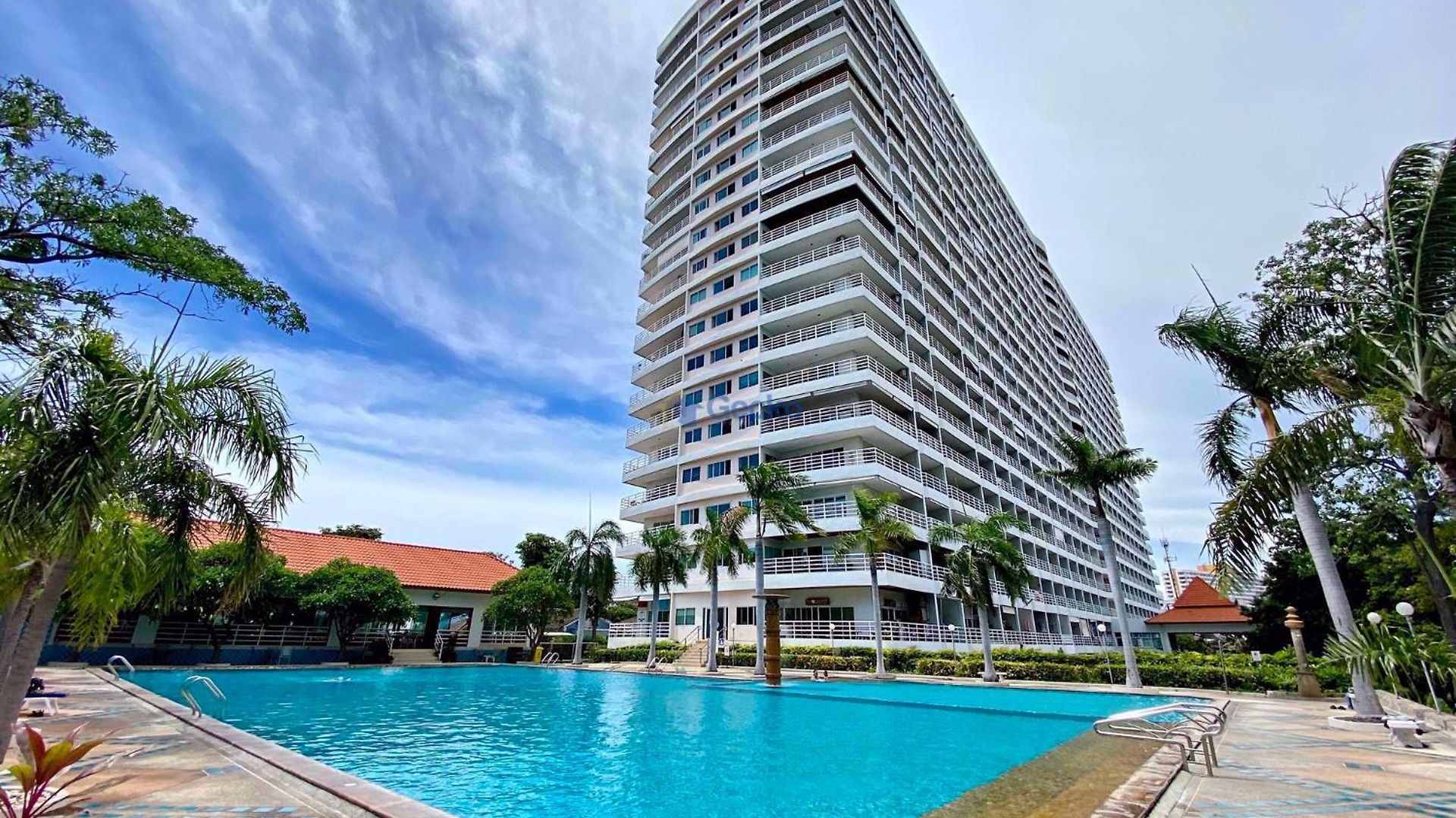 View Talay 5 - Beachfront Ocean View - High Floor & Huge Pool
