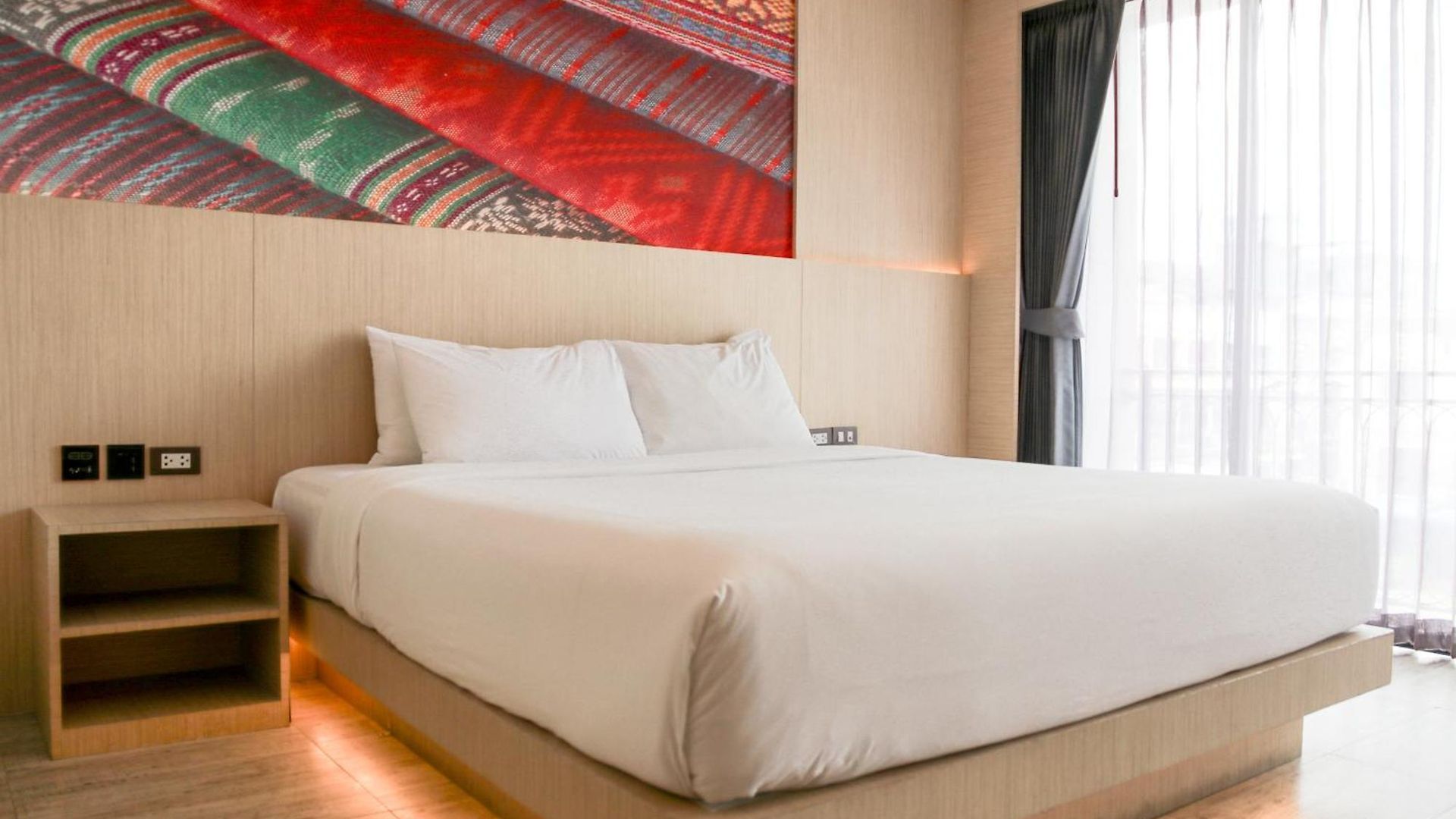 Glow โรงแรม 4*