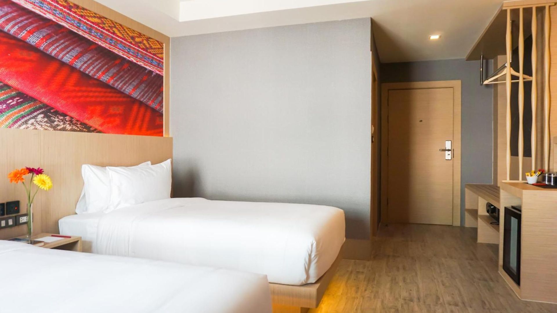 โรงแรม Glow 4*