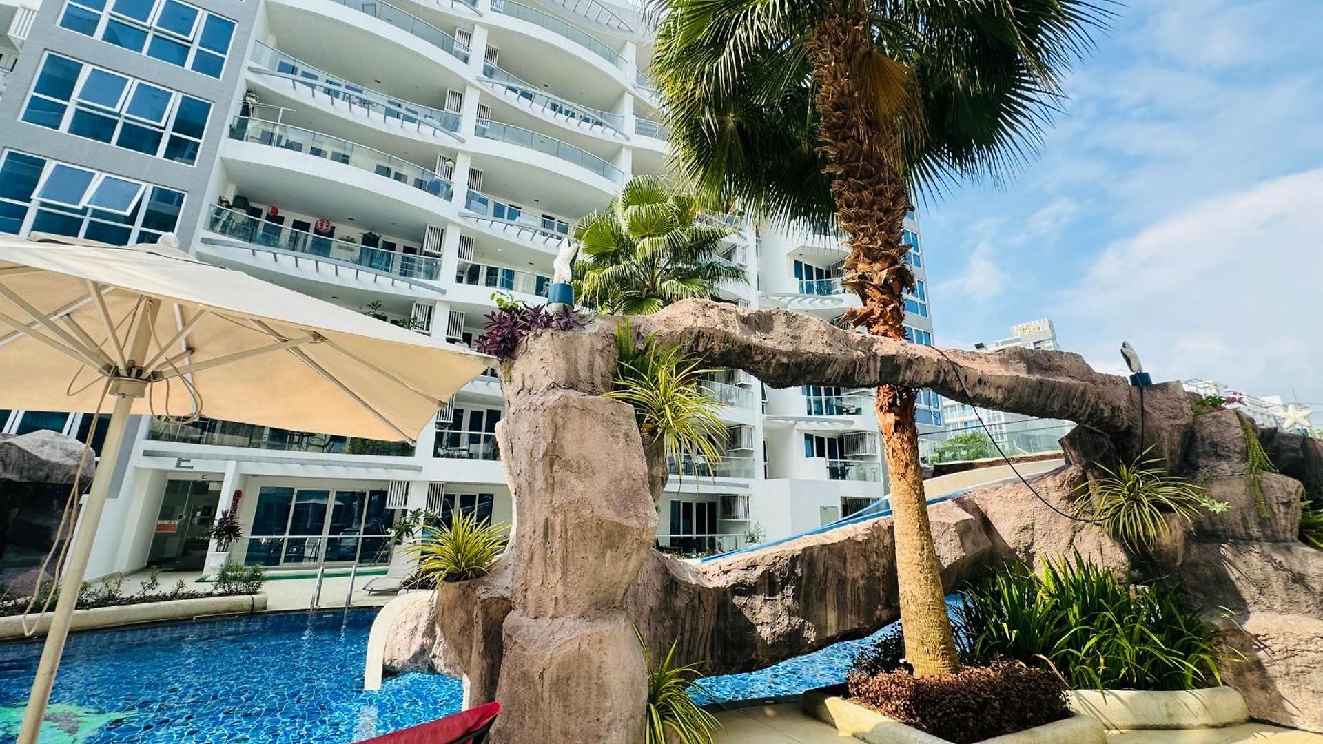 Grand Avenue Conde * Pattaya