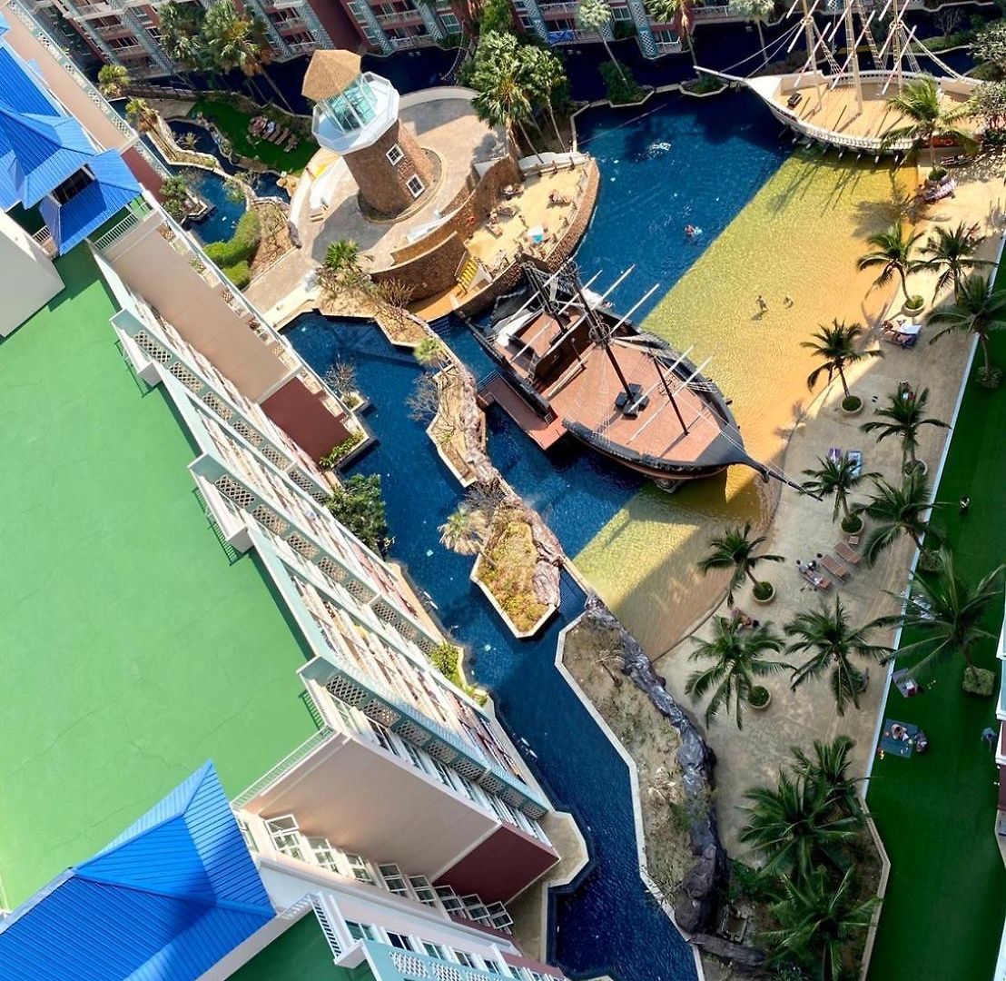 Grand Caribbean 19 Floor