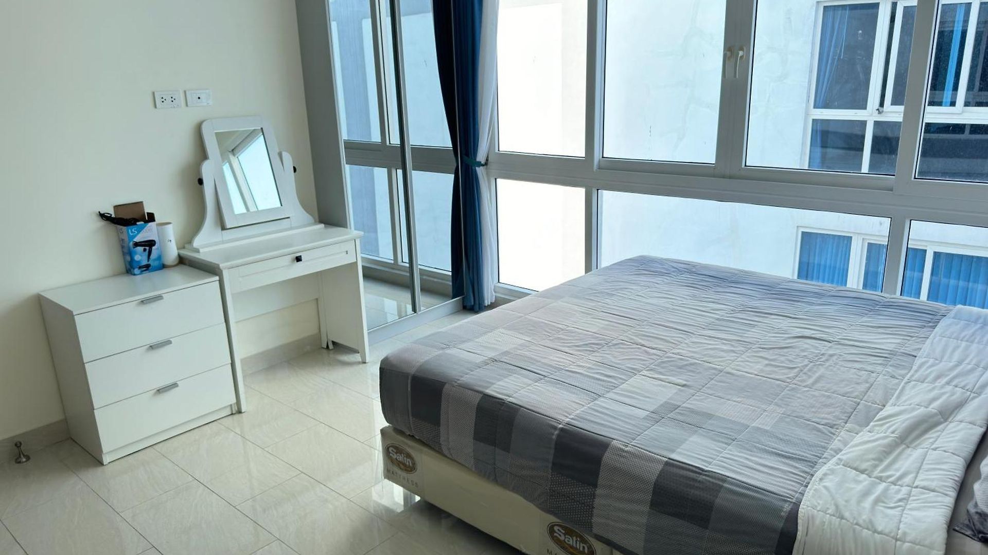 芭提雅中心 Grand Avenue 2卧室公寓泳池景 智能电视 高速互联网 * Pattaya