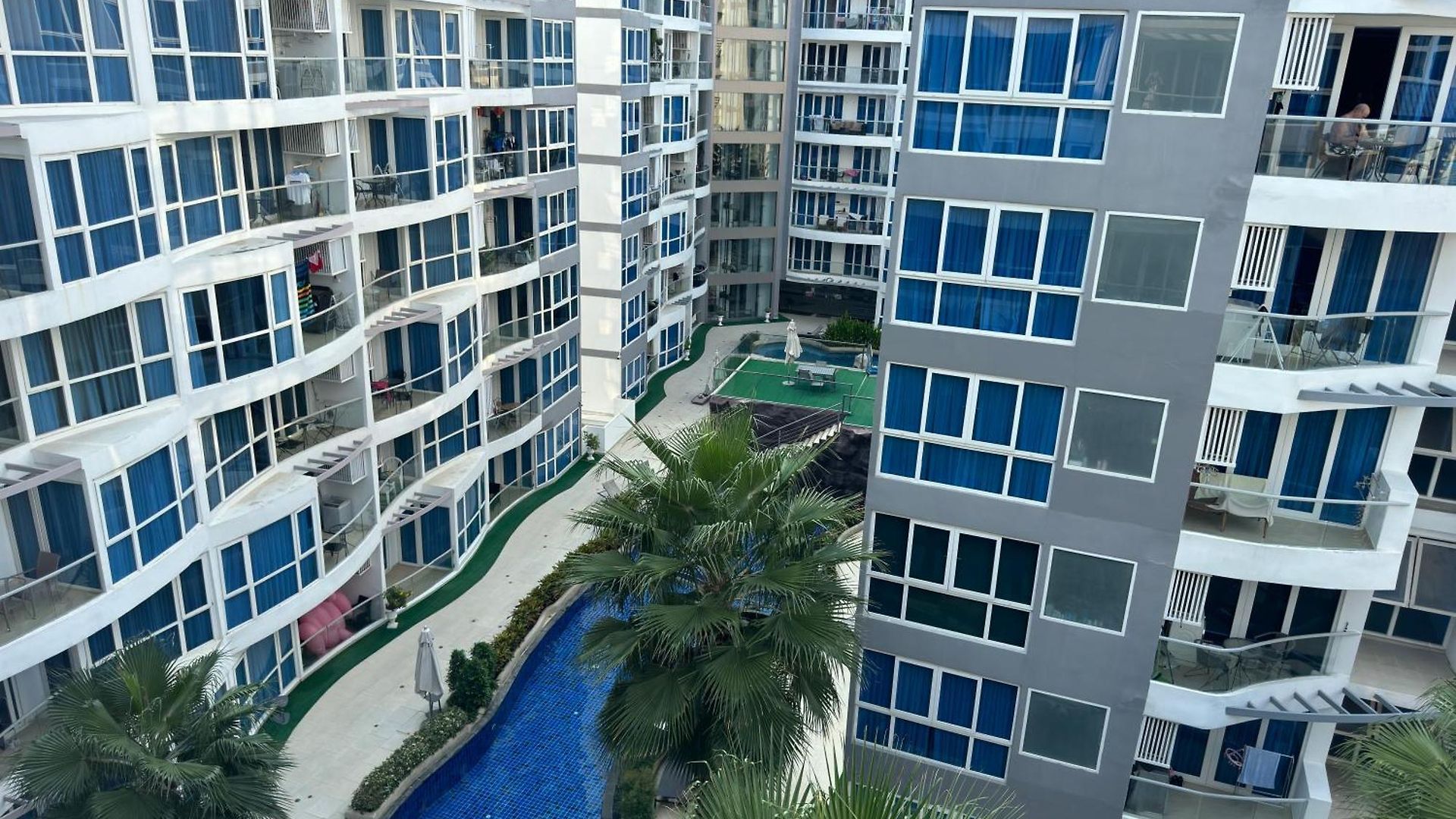 芭提雅中心 Grand Avenue 2卧室公寓泳池景 智能电视 高速互联网 Pattaya
