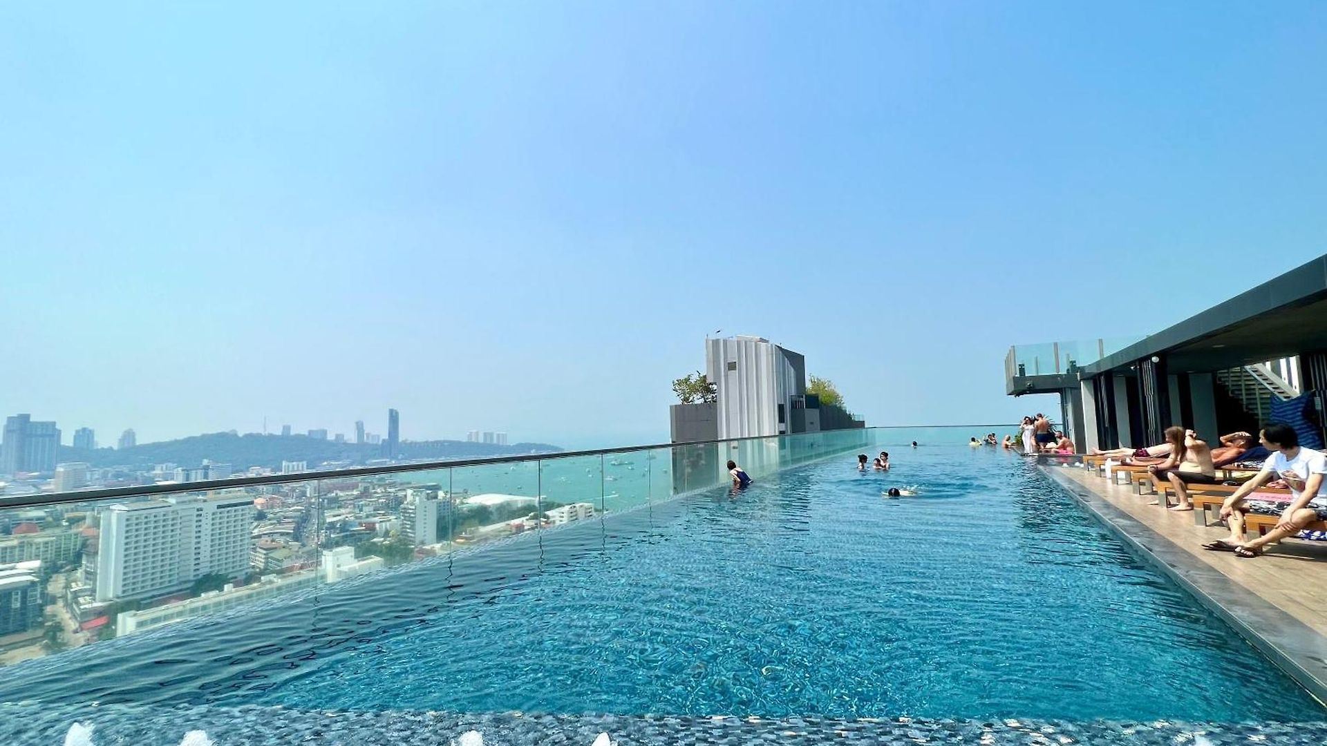 อพาร์ทเม้น Sea View @the Base