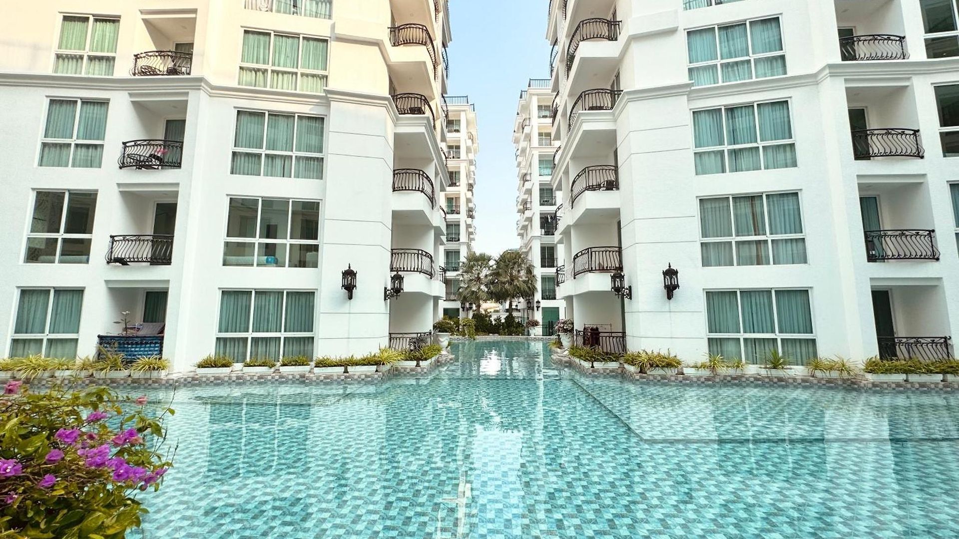 Garden Olympus & Yahaha Pattaya