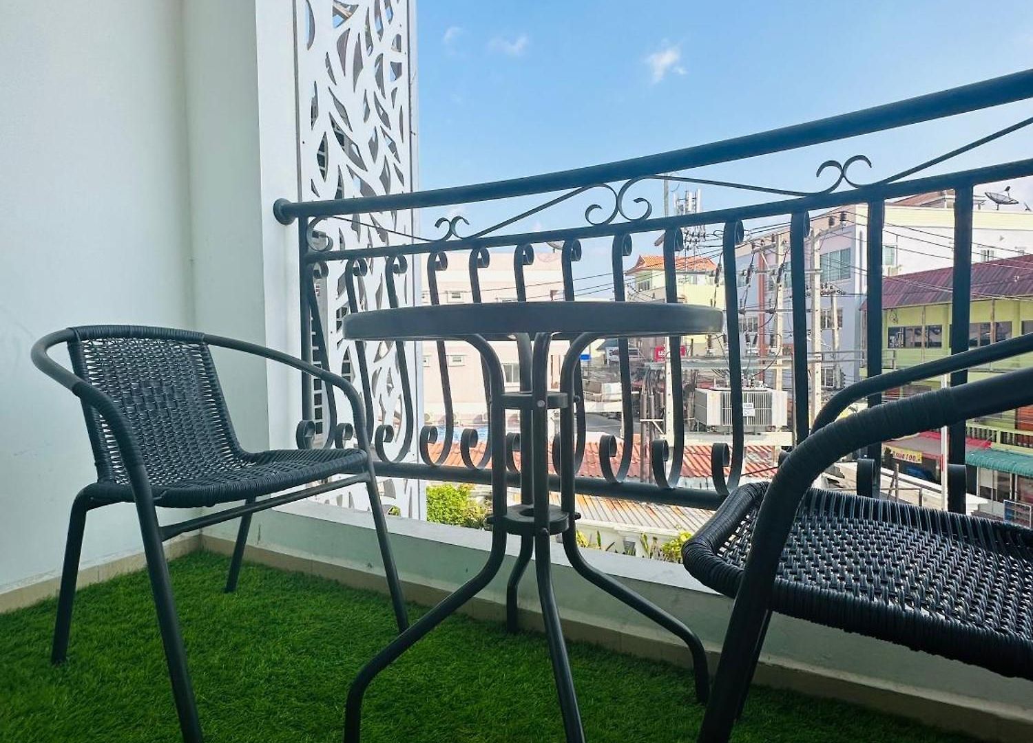 Apartment Center Luxurious Garden 2