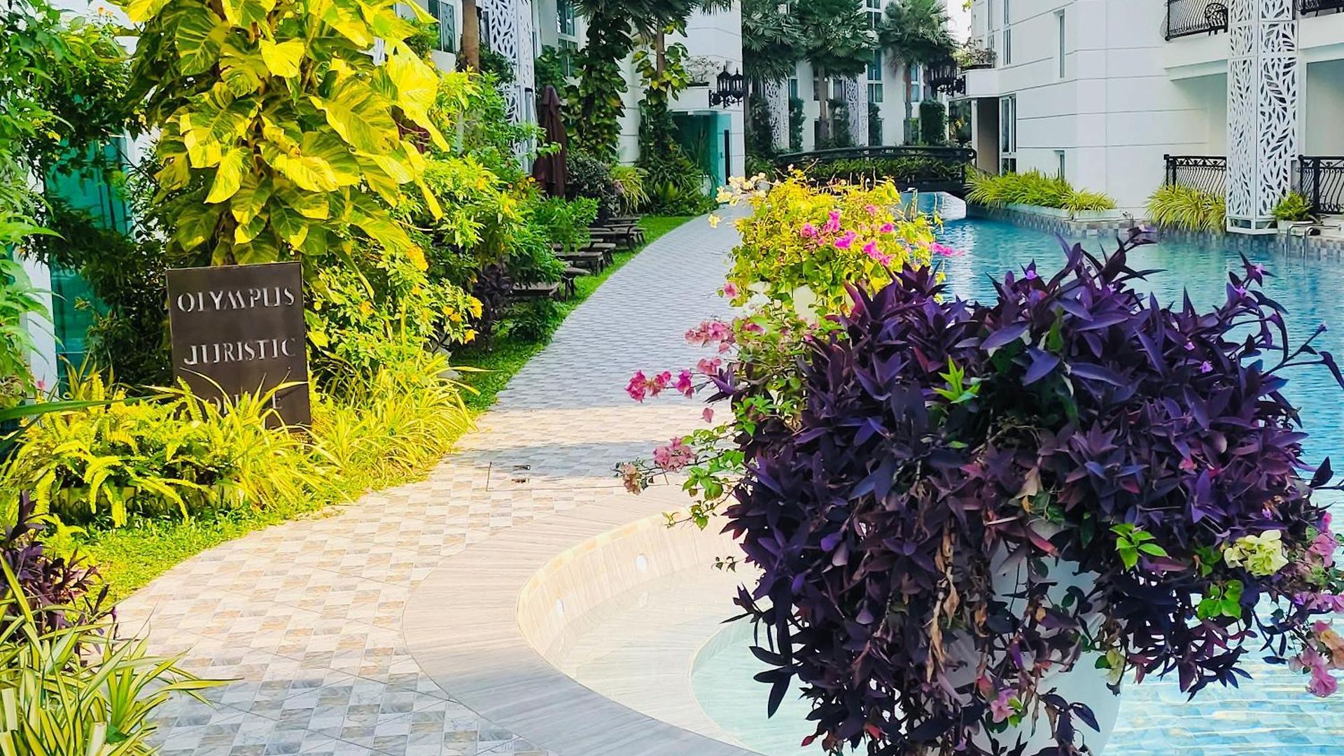 Apartment Center Luxurious Garden 2 Pattaya
