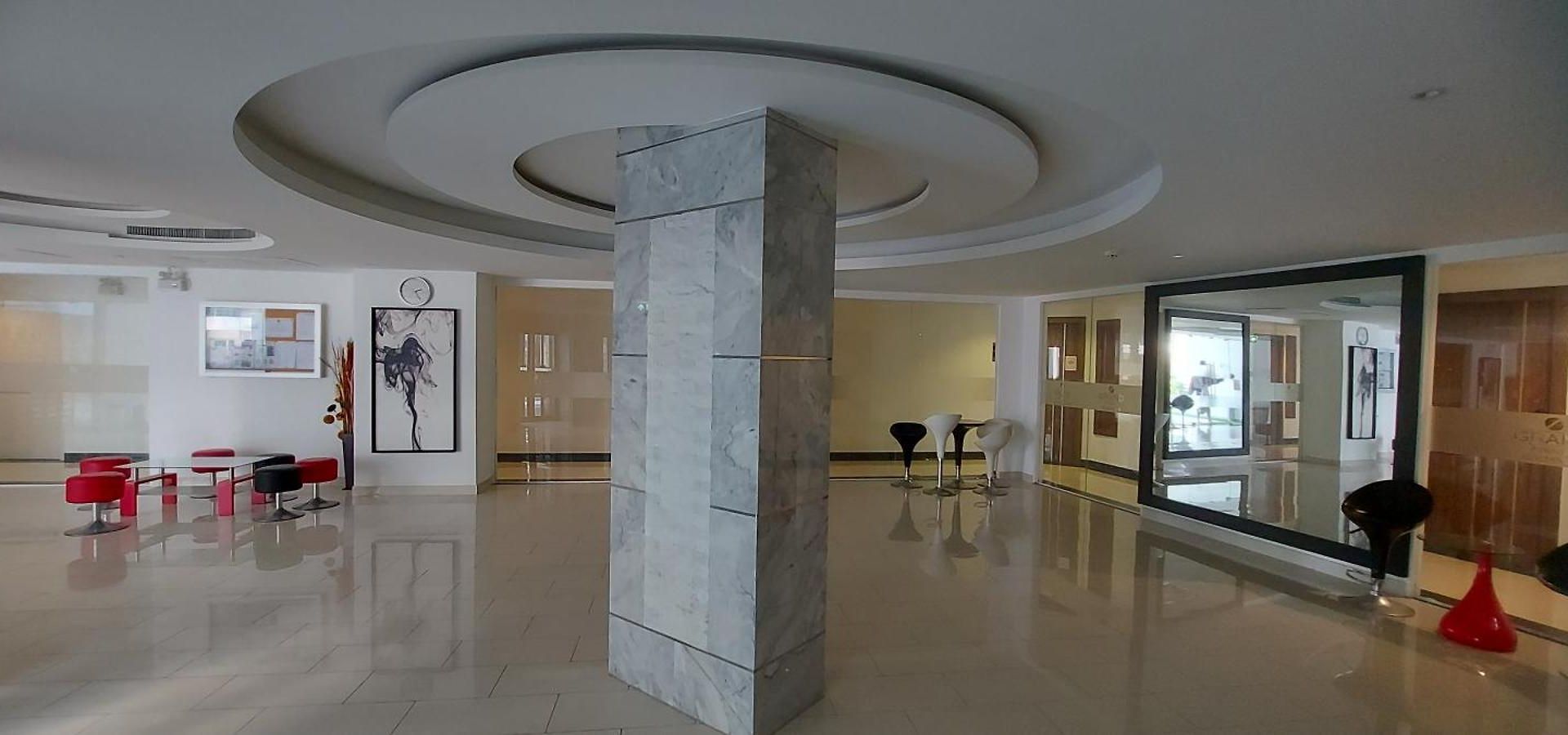 Grand Avenue, Luxury Suite, 72sqm Pool View With Lounge Area *