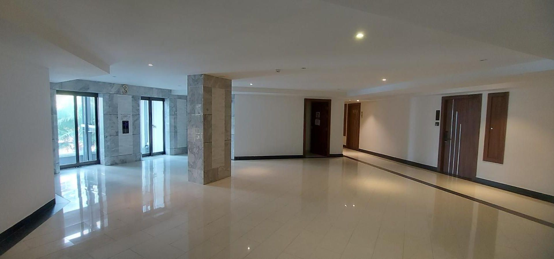 อพาร์ทเม้น Grand Avenue, 2 Bed-/ 2 Bathroom, 70 Sqm, Pool View