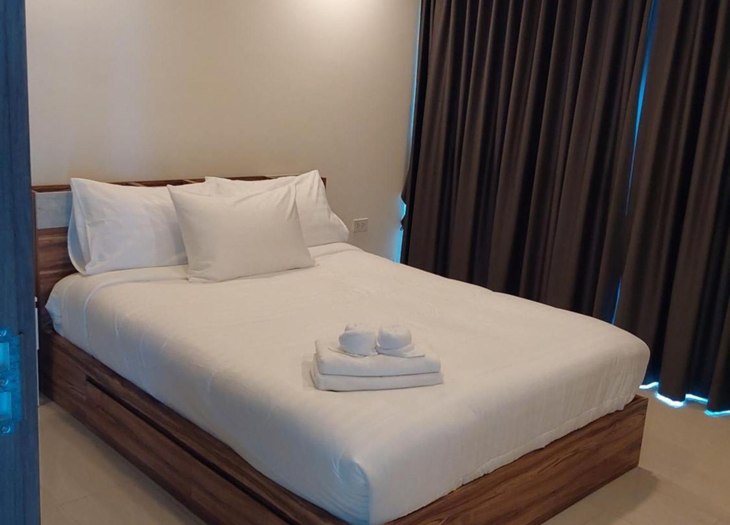 Grand Avenue, 2 Bed-/ 2 Bathroom, 70 Sqm, Pool View *