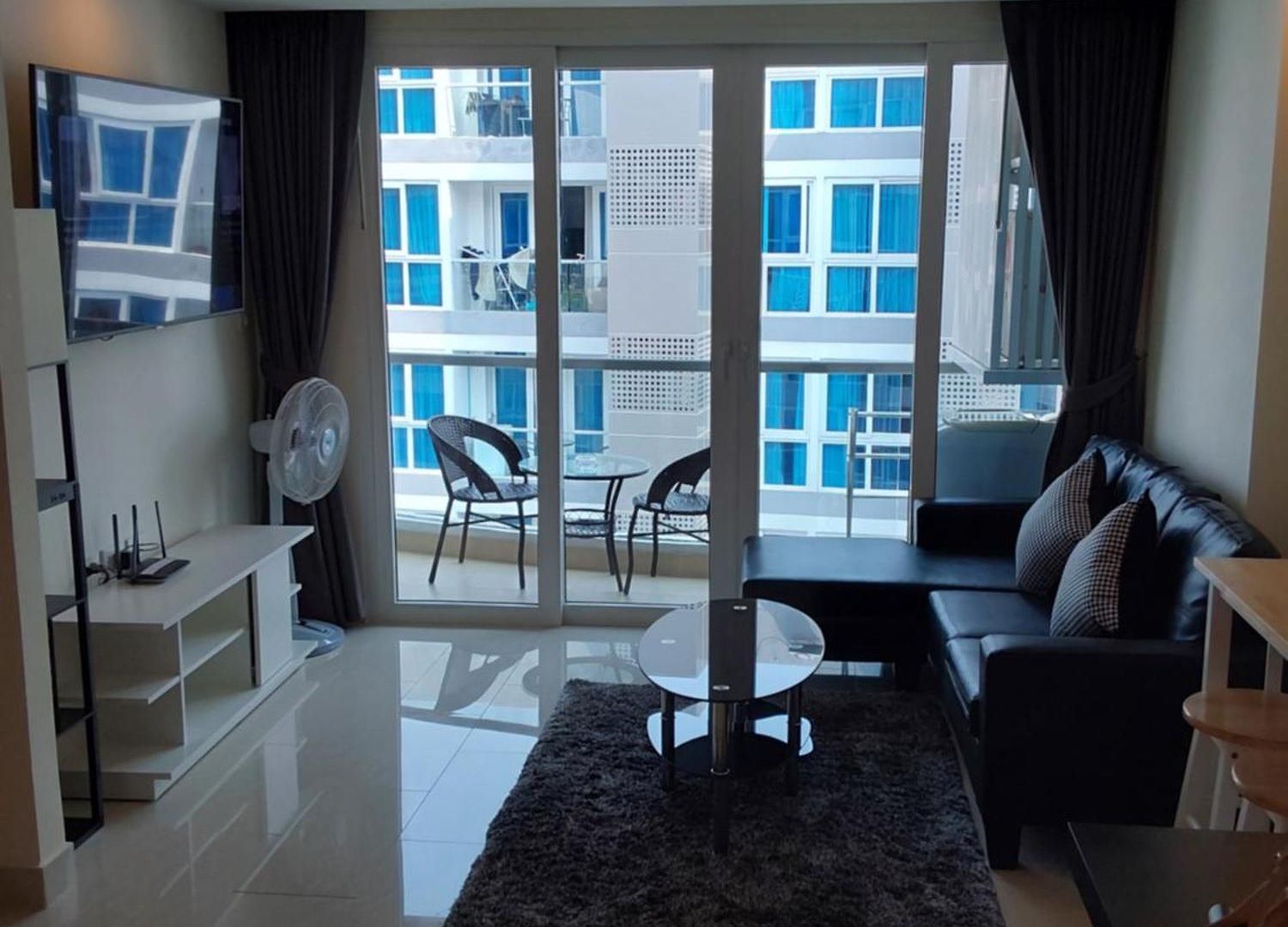 Grand Avenue, 2 Bed-/ 2 Bathroom, 70 Sqm, Pool View Pattaya