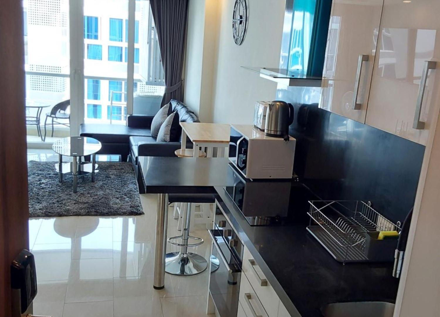 Grand Avenue, 2 Bed-/ 2 Bathroom, 70 Sqm, Pool View อพาร์ทเม้น