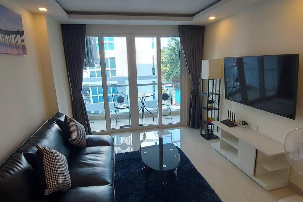 Grand Avenue Pattaya, Luxury Condo, 50sqm, Pool View อพาร์ทเม้น Pattaya