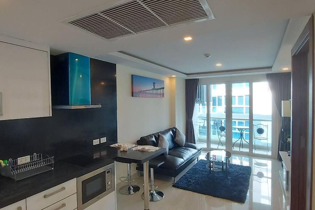 Grand Avenue Pattaya, Luxury Condo, 50sqm, Pool View อพาร์ทเม้น
