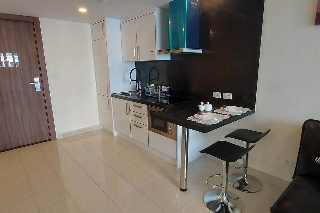 Grand Avenue Pattaya, Luxury Condo, 50sqm, Pool View อพาร์ทเม้น Pattaya