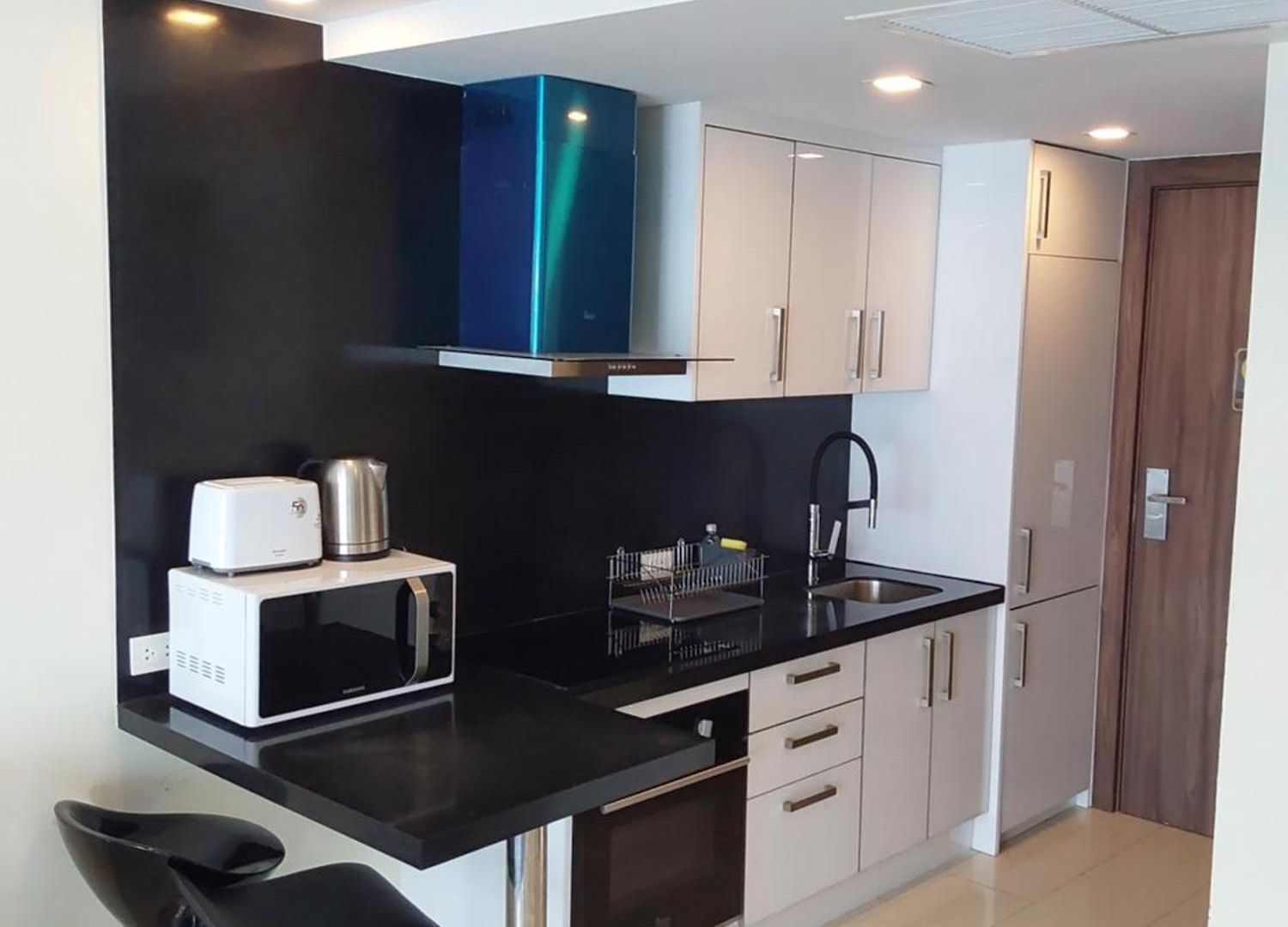 Grand Avenue, 2 Bed-/ 2 Bathroom, 70 Sqm, Pool View Pattaya