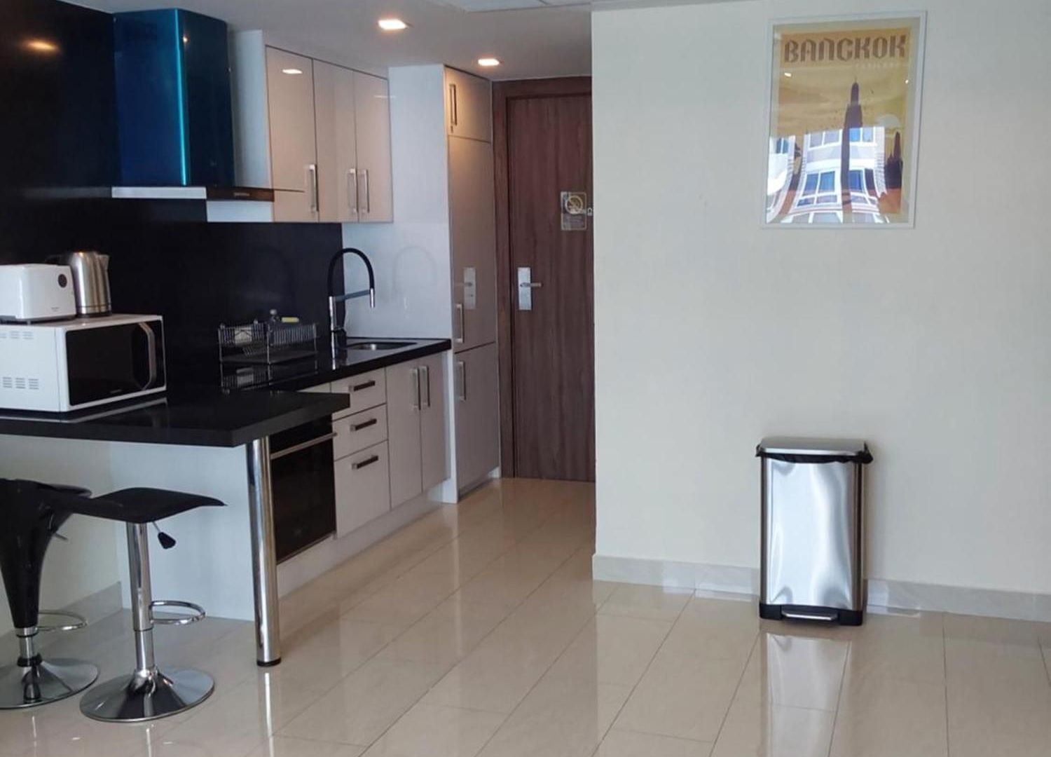 อพาร์ทเม้น Grand Avenue, 2 Bed-/ 2 Bathroom, 70 Sqm, Pool View