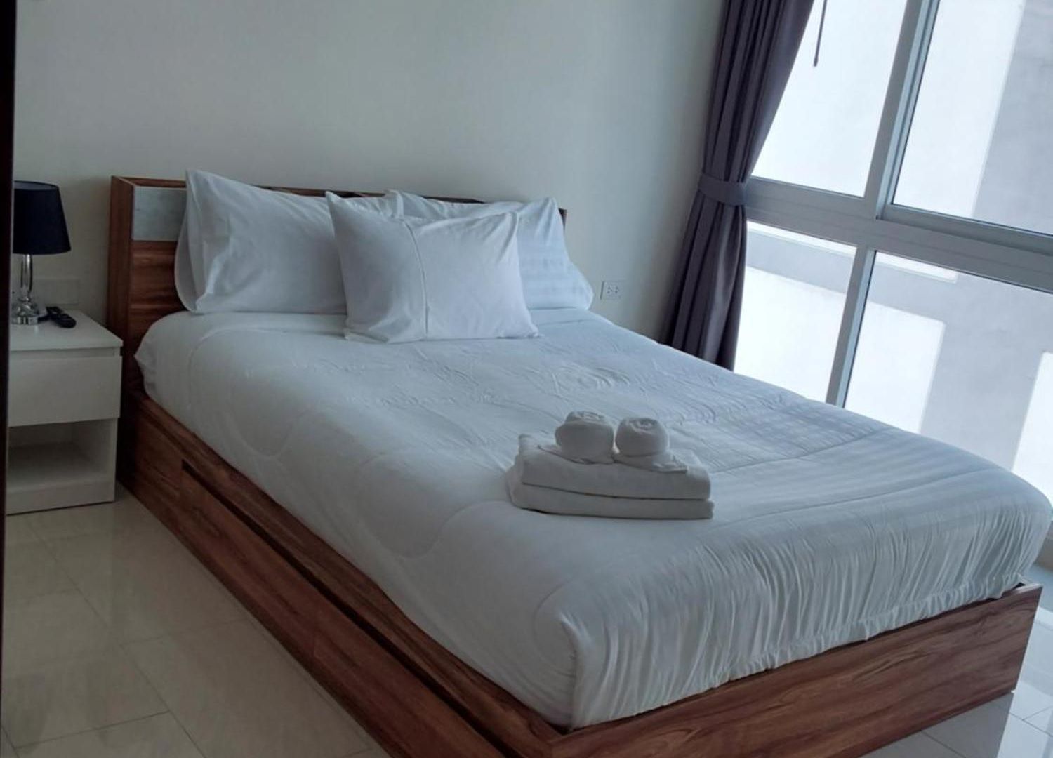 Grand Avenue, 2 Bed-/ 2 Bathroom, 70 Sqm, Pool View อพาร์ทเม้น Pattaya