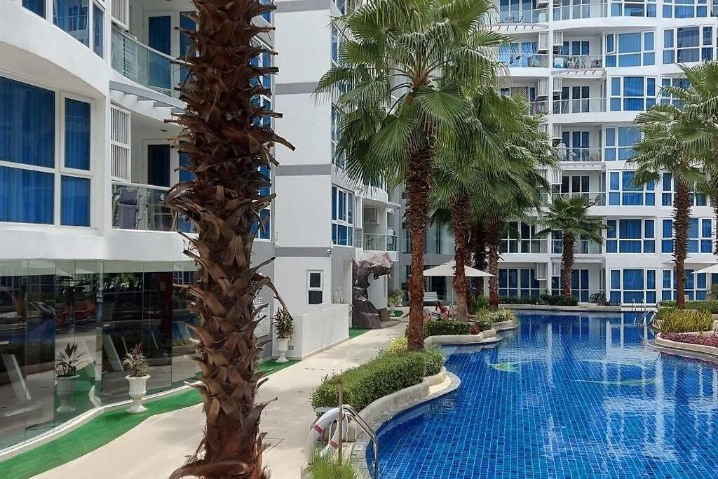 Grand Avenue, 2 Bed-/ 2 Bathroom, 70 Sqm, Pool View อพาร์ทเม้น