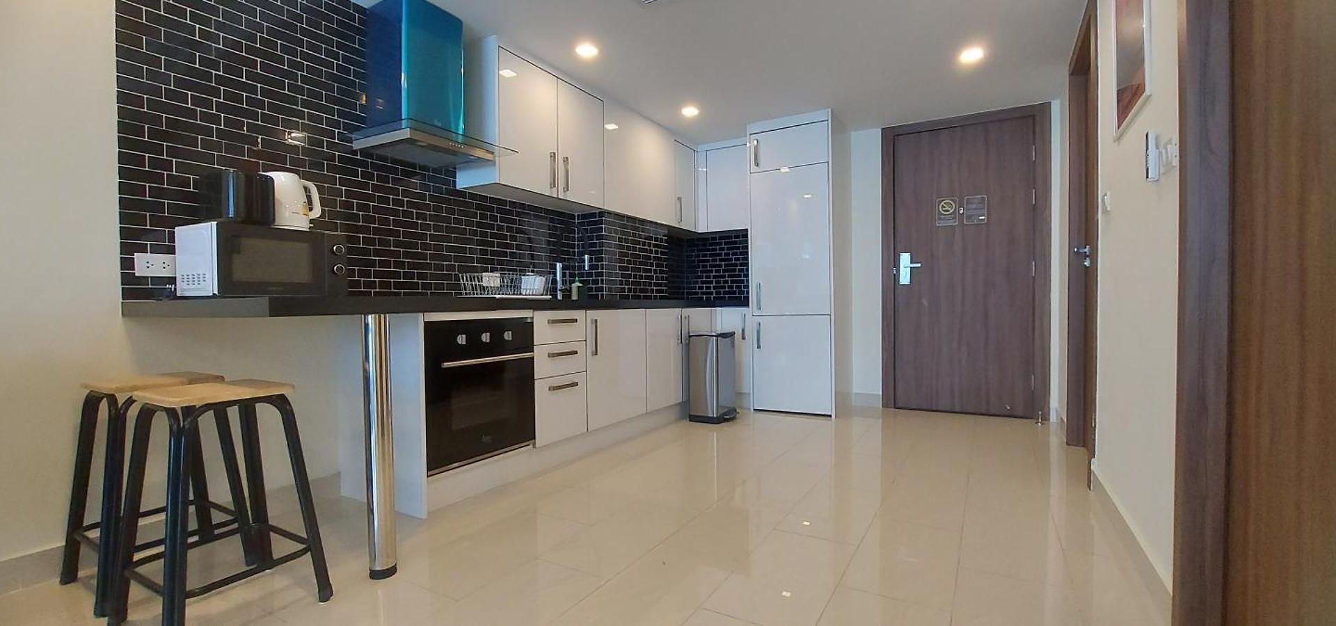 Grand Avenue, Luxury Suite, 72sqm Pool View With Lounge Area