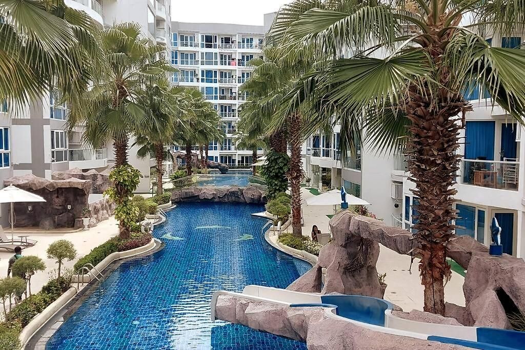 Grand Avenue, Luxury Suite, 72sqm Pool View With Lounge Area อพาร์ทเม้น *
