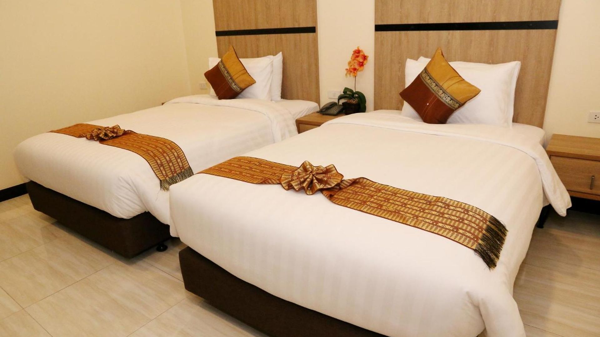 Crystal Palace Luxury Hotel Pattaya