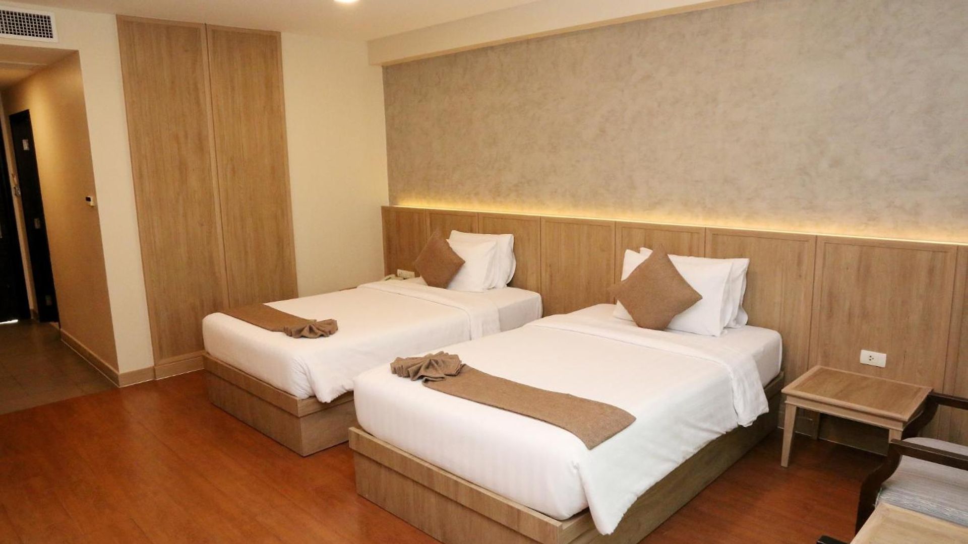 Crystal Palace Luxury Hotel 5*