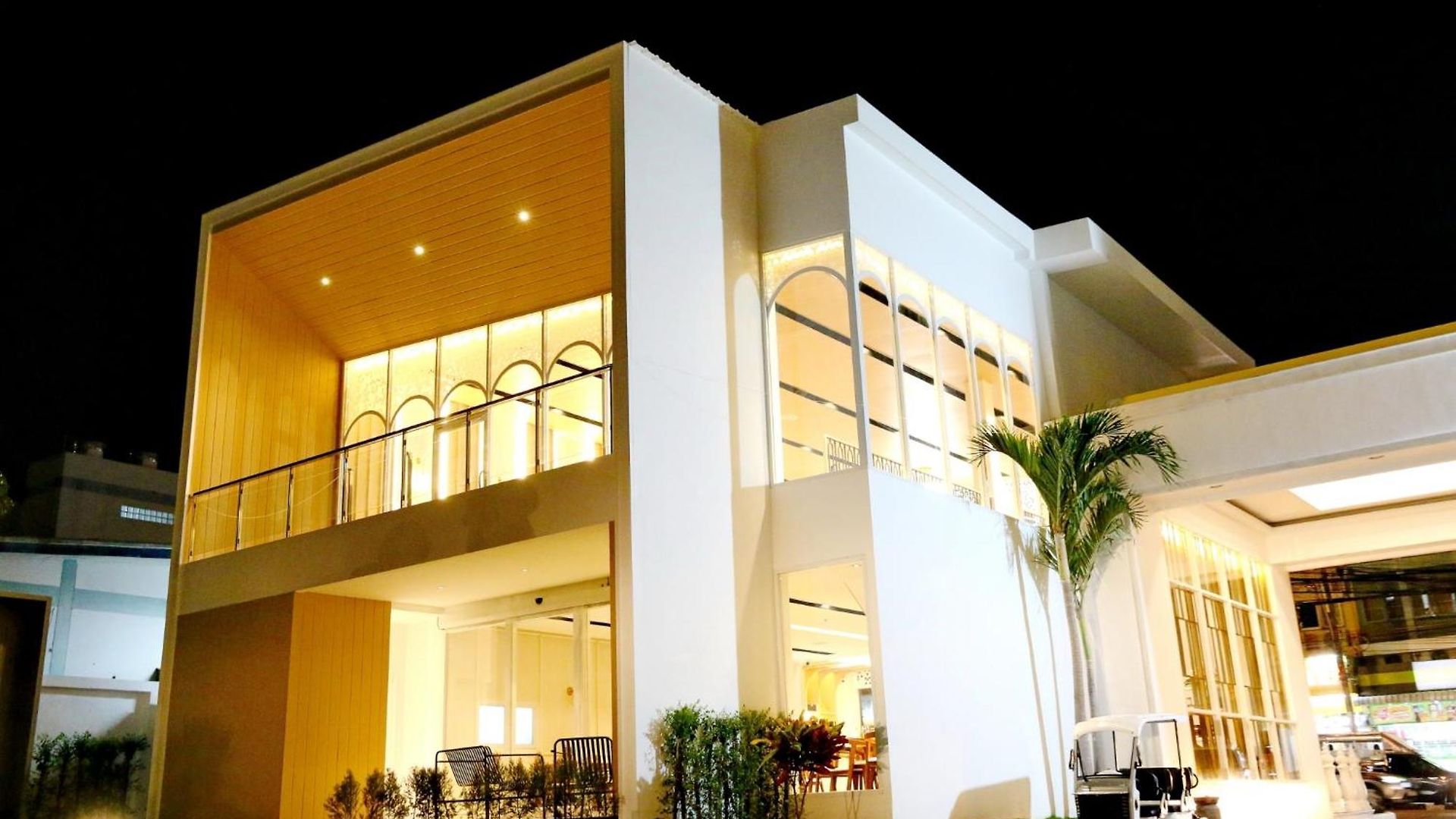 Hotel Crystal Palace Luxury Pattaya