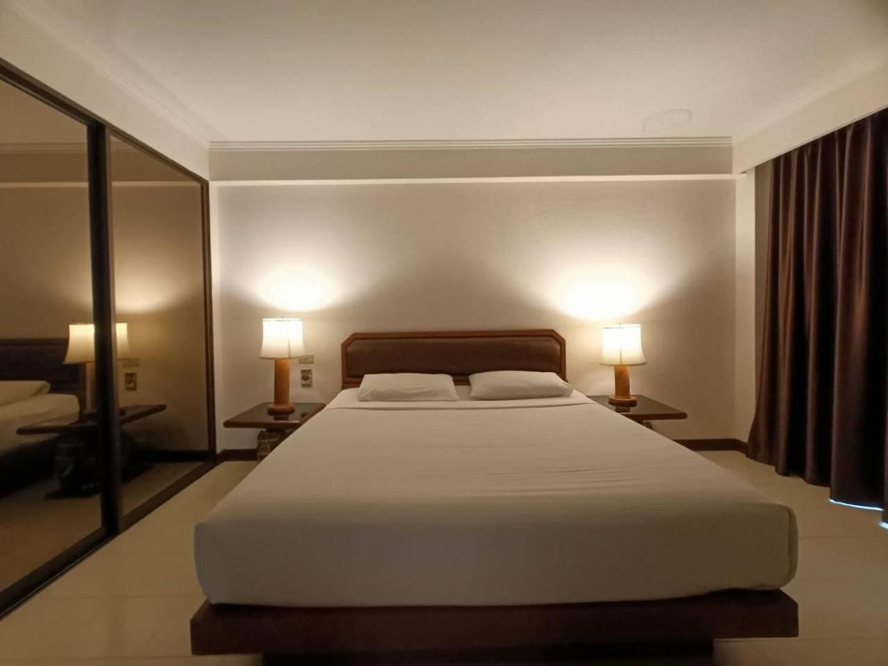 โรงแรม The Monaco 3*